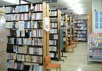 鉾田市立図書館 館内 鉾田市立図書館 館内